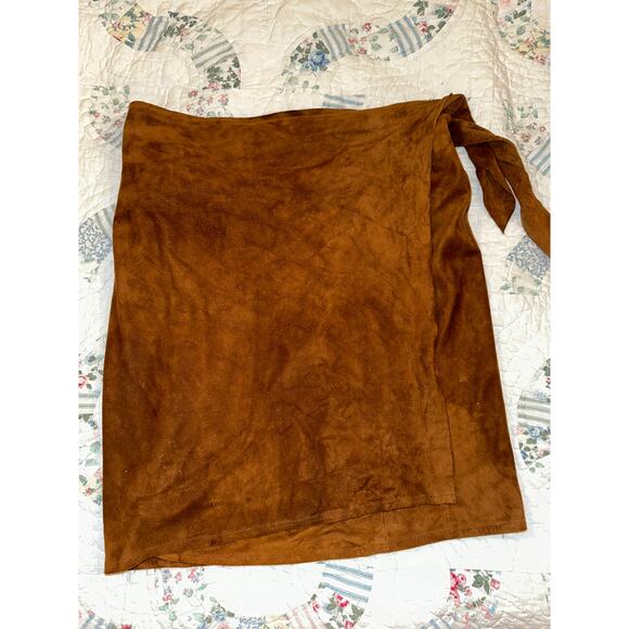 VINTAGE RALPH LAUREN SUPPLE LAMB SUEDE WRAP SKIRT - Picture 2 of 6